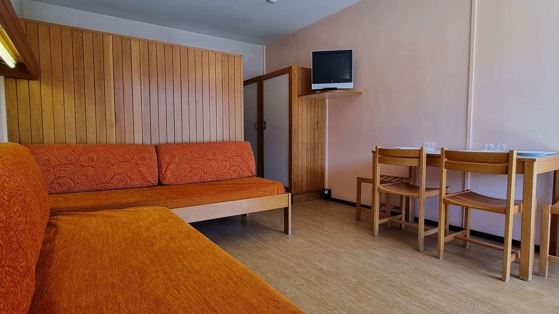 Apartment Studio Cosy Pour 4 Pers., Proche Telesiege Le Jas, Parking Et Wi-Fi Inclus - Fr-1-525-282 Le Devoluy